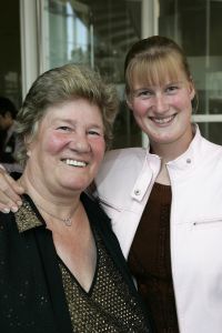 04-07-2005 SHOWBIZZ; PREMIERE SLEEPING BEAUTY ON ICE TE AMSTERDAM. Na dat zaterdag 2 juli j.l. het ijs was afgekeurd was nu alles in top conditie, dus voor de tweede keer kwamen alle Bn\'ers opdagen om toch niets te missen van deze prachtige voorstelling.
Foto; Albert den Iseger