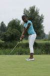 17-07-2005 ACTUEEL; BEKENDE NEDERLANDERS IN GOLFTOERNOOI TE ALKMAAR. Op golfbaan de Sluispolder te Alkmaar was het golftoernooi der Ambassadeurs van het goede doel. Sylvana Simons sloeg de eerste bal van dit toernooi. Vele bekende nederlanders en mensen uit het zakenleven sloegen samen veel geld bijeen voor tal van goede doelen.
BN ers: Willy en Rene v.dKerkhof-Ronnie Tober-Daan Schuurmans-Hein Vergeer-Winston Gerschtanowitz-Nico Bierhuizen-Pieter Storms- Piet Schrijvers en nog vele anderen.
Foto: Albert den Iseger.
