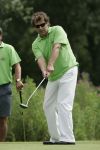 17-07-2005 ACTUEEL; BEKENDE NEDERLANDERS IN GOLFTOERNOOI TE ALKMAAR. Op golfbaan de Sluispolder te Alkmaar was het golftoernooi der Ambassadeurs van het goede doel. Sylvana Simons sloeg de eerste bal van dit toernooi. Vele bekende nederlanders en mensen uit het zakenleven sloegen samen veel geld bijeen voor tal van goede doelen.
BN ers: Willy en Rene v.dKerkhof-Ronnie Tober-Daan Schuurmans-Hein Vergeer-Winston Gerschtanowitz-Nico Bierhuizen-Pieter Storms- Piet Schrijvers en nog vele anderen.
Foto: Albert den Iseger.