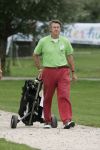 17-07-2005 ACTUEEL; BEKENDE NEDERLANDERS IN GOLFTOERNOOI TE ALKMAAR. Op golfbaan de Sluispolder te Alkmaar was het golftoernooi der Ambassadeurs van het goede doel. Sylvana Simons sloeg de eerste bal van dit toernooi. Vele bekende nederlanders en mensen uit het zakenleven sloegen samen veel geld bijeen voor tal van goede doelen.
BN ers: Willy en Rene v.dKerkhof-Ronnie Tober-Daan Schuurmans-Hein Vergeer-Winston Gerschtanowitz-Nico Bierhuizen-Pieter Storms- Piet Schrijvers en nog vele anderen.
Foto: Albert den Iseger.