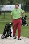 17-07-2005 ACTUEEL; BEKENDE NEDERLANDERS IN GOLFTOERNOOI TE ALKMAAR. Op golfbaan de Sluispolder te Alkmaar was het golftoernooi der Ambassadeurs van het goede doel. Sylvana Simons sloeg de eerste bal van dit toernooi. Vele bekende nederlanders en mensen uit het zakenleven sloegen samen veel geld bijeen voor tal van goede doelen.
BN ers: Willy en Rene v.dKerkhof-Ronnie Tober-Daan Schuurmans-Hein Vergeer-Winston Gerschtanowitz-Nico Bierhuizen-Pieter Storms- Piet Schrijvers en nog vele anderen.
Foto: Albert den Iseger.