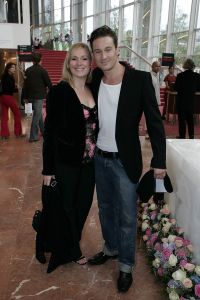 04-07-2005 SHOWBIZZ; PREMIERE SLEEPING BEAUTY ON ICE TE AMSTERDAM. Na dat zaterdag 2 juli j.l. het ijs was afgekeurd was nu alles in top conditie, dus voor de tweede keer kwamen alle Bn\'ers opdagen om toch niets te missen van deze prachtige voorstelling.
Foto; Albert den Iseger