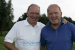 17-07-2005 ACTUEEL; BEKENDE NEDERLANDERS IN GOLFTOERNOOI TE ALKMAAR. Op golfbaan de Sluispolder te Alkmaar was het golftoernooi der Ambassadeurs van het goede doel. Sylvana Simons sloeg de eerste bal van dit toernooi. Vele bekende nederlanders en mensen uit het zakenleven sloegen samen veel geld bijeen voor tal van goede doelen.
BN ers: Willy en Rene v.dKerkhof-Ronnie Tober-Daan Schuurmans-Hein Vergeer-Winston Gerschtanowitz-Nico Bierhuizen-Pieter Storms- Piet Schrijvers en nog vele anderen.
Foto: Albert den Iseger.