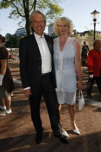 15-07-2006 SHOWBIZZ; WERELDPREMIERE VAN MUSICAL REMBRANDT IN CARRE TE AMSTERDAM. Stardust Theater brengt dan eindelijk de meesterschilder zelf naar Carre. Van 12 juli tot en met 10 december staat Rembrandt te schitteren in Carre.Vele bekenden waren naar de Galapremiere gekomen om te genieten van deze prachtige musical.
foto: Albert den Iseger.