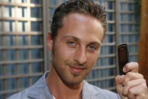 12-07-2006 SHOWBIZZ; SAMSUNG PRESENTEERD OGER TELEFOON.Tal van BN ers kwamen weer opdraven om hun nieuwste mobieltje in ontvangst te nemen. Een echte Oger telefoon.
foto: Albert den Iseger.