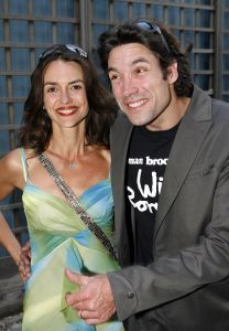 12-07-2006 SHOWBIZZ; SAMSUNG PRESENTEERD OGER TELEFOON.Tal van BN ers kwamen weer opdraven om hun nieuwste mobieltje in ontvangst te nemen. Een echte Oger telefoon.
foto: Albert den Iseger.