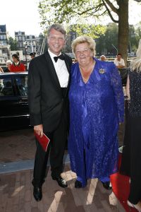 15-07-2006 SHOWBIZZ; WERELDPREMIERE VAN MUSICAL REMBRANDT IN CARRE TE AMSTERDAM. Stardust Theater brengt dan eindelijk de meesterschilder zelf naar Carre. Van 12 juli tot en met 10 december staat Rembrandt te schitteren in Carre.Vele bekenden waren naar de Galapremiere gekomen om te genieten van deze prachtige musical.
foto: Albert den Iseger.