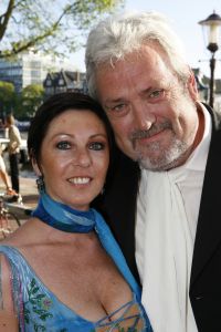 15-07-2006 SHOWBIZZ; WERELDPREMIERE VAN MUSICAL REMBRANDT IN CARRE TE AMSTERDAM. Stardust Theater brengt dan eindelijk de meesterschilder zelf naar Carre. Van 12 juli tot en met 10 december staat Rembrandt te schitteren in Carre.Vele bekenden waren naar de Galapremiere gekomen om te genieten van deze prachtige musical.
foto: Albert den Iseger.