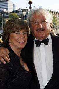 15-07-2006 SHOWBIZZ; WERELDPREMIERE VAN MUSICAL REMBRANDT IN CARRE TE AMSTERDAM. Stardust Theater brengt dan eindelijk de meesterschilder zelf naar Carre. Van 12 juli tot en met 10 december staat Rembrandt te schitteren in Carre.Vele bekenden waren naar de Galapremiere gekomen om te genieten van deze prachtige musical.
foto: Albert den Iseger.