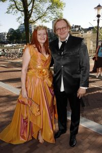 15-07-2006 SHOWBIZZ; WERELDPREMIERE VAN MUSICAL REMBRANDT IN CARRE TE AMSTERDAM. Stardust Theater brengt dan eindelijk de meesterschilder zelf naar Carre. Van 12 juli tot en met 10 december staat Rembrandt te schitteren in Carre.Vele bekenden waren naar de Galapremiere gekomen om te genieten van deze prachtige musical.
foto: Albert den Iseger.
