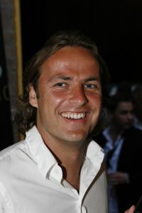 12-07-2006 SHOWBIZZ; SAMSUNG PRESENTEERD OGER TELEFOON.Tal van BN ers kwamen weer opdraven om hun nieuwste mobieltje in ontvangst te nemen. Een echte Oger telefoon.
foto: Albert den Iseger.