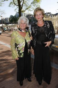 15-07-2006 SHOWBIZZ; WERELDPREMIERE VAN MUSICAL REMBRANDT IN CARRE TE AMSTERDAM. Stardust Theater brengt dan eindelijk de meesterschilder zelf naar Carre. Van 12 juli tot en met 10 december staat Rembrandt te schitteren in Carre.Vele bekenden waren naar de Galapremiere gekomen om te genieten van deze prachtige musical.
foto: Albert den Iseger.