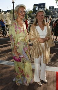 15-07-2006 SHOWBIZZ; WERELDPREMIERE VAN MUSICAL REMBRANDT IN CARRE TE AMSTERDAM. Stardust Theater brengt dan eindelijk de meesterschilder zelf naar Carre. Van 12 juli tot en met 10 december staat Rembrandt te schitteren in Carre.Vele bekenden waren naar de Galapremiere gekomen om te genieten van deze prachtige musical.
foto: Albert den Iseger.