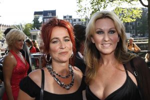 15-07-2006 SHOWBIZZ; WERELDPREMIERE VAN MUSICAL REMBRANDT IN CARRE TE AMSTERDAM. Stardust Theater brengt dan eindelijk de meesterschilder zelf naar Carre. Van 12 juli tot en met 10 december staat Rembrandt te schitteren in Carre.Vele bekenden waren naar de Galapremiere gekomen om te genieten van deze prachtige musical.
foto: Albert den Iseger.