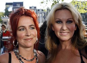 15-07-2006 SHOWBIZZ; WERELDPREMIERE VAN MUSICAL REMBRANDT IN CARRE TE AMSTERDAM. Stardust Theater brengt dan eindelijk de meesterschilder zelf naar Carre. Van 12 juli tot en met 10 december staat Rembrandt te schitteren in Carre.Vele bekenden waren naar de Galapremiere gekomen om te genieten van deze prachtige musical.
foto: Albert den Iseger.