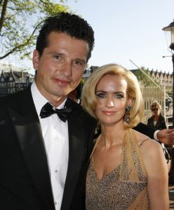 15-07-2006 SHOWBIZZ; WERELDPREMIERE VAN MUSICAL REMBRANDT IN CARRE TE AMSTERDAM. Stardust Theater brengt dan eindelijk de meesterschilder zelf naar Carre. Van 12 juli tot en met 10 december staat Rembrandt te schitteren in Carre.Vele bekenden waren naar de Galapremiere gekomen om te genieten van deze prachtige musical.
foto: Albert den Iseger.