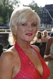 15-07-2006 SHOWBIZZ; WERELDPREMIERE VAN MUSICAL REMBRANDT IN CARRE TE AMSTERDAM. Stardust Theater brengt dan eindelijk de meesterschilder zelf naar Carre. Van 12 juli tot en met 10 december staat Rembrandt te schitteren in Carre.Vele bekenden waren naar de Galapremiere gekomen om te genieten van deze prachtige musical.
foto: Albert den Iseger.