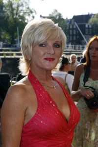 15-07-2006 SHOWBIZZ; WERELDPREMIERE VAN MUSICAL REMBRANDT IN CARRE TE AMSTERDAM. Stardust Theater brengt dan eindelijk de meesterschilder zelf naar Carre. Van 12 juli tot en met 10 december staat Rembrandt te schitteren in Carre.Vele bekenden waren naar de Galapremiere gekomen om te genieten van deze prachtige musical.
foto: Albert den Iseger.