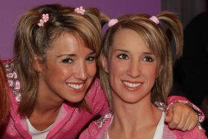 15-07-2007 SHOWBIZZ; DE BELGISCHE MEIDENGROEP K3 IS K6 GEWORDEN. Er zijn nu 6 dames die behoren tot de populaire groep K3. Een is constant te zien in Madame Tussaud te Amsterdam en de echte K3 zijn regelmatig te zien op diverse lokaties is Nederland en Belgie. Kristel, Karen en Kathleen van K3 schrokken van hun evenbeeld toen ze voor het eerste hun wassen beelden zagen in Amsterdam, ogengelovelijk echt en bijna om bang van te worden zei Karen geschrokken toen zij haar beeld onthulde.
foto: Albert den Iseger.