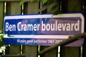 26-07-2008 SHOWBIZZ: BEN EN CARLA CRAMER GENIETEN VAN HUN HEERLIJKE HUIS EN TUIN IN PRACHTIG BAARN.
foto: Albert den Iseger.