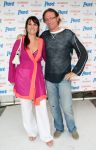 09-07-2008 SHOWBIZZ; GORDON VIERT 40 JARIGE VERJAARDAG OP HET STRAND VAN BLOEMENDAAL. Iedereen hield zich aan de opgelegde dresscode IBIZA STIJL. Meer dan 500 vrienden van Gordon waren naar het regenachtige strand gekomen om samen met vele BNers het verjaardags fuifje van Gordon te vieren. Het werd een knalfeest met tal van optredens en vooral veel drank.
foto: Albert den Iseger.