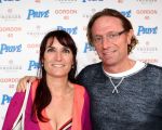 09-07-2008 SHOWBIZZ; GORDON VIERT 40 JARIGE VERJAARDAG OP HET STRAND VAN BLOEMENDAAL. Iedereen hield zich aan de opgelegde dresscode IBIZA STIJL. Meer dan 500 vrienden van Gordon waren naar het regenachtige strand gekomen om samen met vele BNers het verjaardags fuifje van Gordon te vieren. Het werd een knalfeest met tal van optredens en vooral veel drank.
foto: Albert den Iseger.