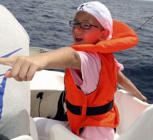 31-07-2008 SHOWBIZZ; DE BAUERS OP VAKANTIE OP DE CANARISCHE EILANDEN. Heerlijk uitrusten van een bijzonder druk jaar in Nederland en Belgie. Frans en Mariska Bauer zijn heerlijk met hun kinderen aan het vakantie vieren. Ze hebben samen ook nog een grote droom vertelden zij ons,  een dochter zou ons gezin wel heel compleet maken. Wij namen de gehele familie mee om een dagje te vissen op Tonijn en Bleu Merlijn, het werd uiteindelijk toch Tonijnen die wij vingen. Deze week het hele verhaal en prachtige sfeer fotos in uw weekblad Prive.
foto: Albert den Iseger.