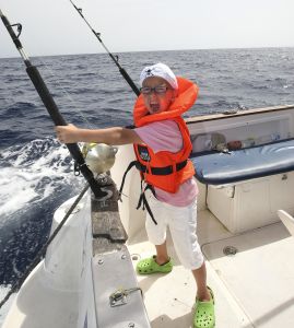 31-07-2008 SHOWBIZZ; DE BAUERS OP VAKANTIE OP DE CANARISCHE EILANDEN. Heerlijk uitrusten van een bijzonder druk jaar in Nederland en Belgie. Frans en Mariska Bauer zijn heerlijk met hun kinderen aan het vakantie vieren. Ze hebben samen ook nog een grote droom vertelden zij ons,  een dochter zou ons gezin wel heel compleet maken. Wij namen de gehele familie mee om een dagje te vissen op Tonijn en Bleu Merlijn, het werd uiteindelijk toch Tonijnen die wij vingen. Deze week het hele verhaal en prachtige sfeer fotos in uw weekblad Prive.
foto: Albert den Iseger.