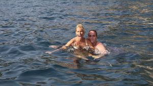 31-07-2008 SHOWBIZZ; DE BAUERS OP VAKANTIE OP DE CANARISCHE EILANDEN. Heerlijk uitrusten van een bijzonder druk jaar in Nederland en Belgie. Frans en Mariska Bauer zijn heerlijk met hun kinderen aan het vakantie vieren. Ze hebben samen ook nog een grote droom vertelden zij ons,  een dochter zou ons gezin wel heel compleet maken. Wij namen de gehele familie mee om een dagje te vissen op Tonijn en Bleu Merlijn, het werd uiteindelijk toch Tonijnen die wij vingen. Deze week het hele verhaal en prachtige sfeer fotos in uw weekblad Prive.
foto: Albert den Iseger.