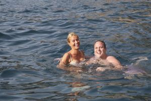 31-07-2008 SHOWBIZZ; DE BAUERS OP VAKANTIE OP DE CANARISCHE EILANDEN. Heerlijk uitrusten van een bijzonder druk jaar in Nederland en Belgie. Frans en Mariska Bauer zijn heerlijk met hun kinderen aan het vakantie vieren. Ze hebben samen ook nog een grote droom vertelden zij ons,  een dochter zou ons gezin wel heel compleet maken. Wij namen de gehele familie mee om een dagje te vissen op Tonijn en Bleu Merlijn, het werd uiteindelijk toch Tonijnen die wij vingen. Deze week het hele verhaal en prachtige sfeer fotos in uw weekblad Prive.
foto: Albert den Iseger.