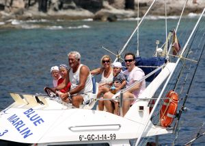 31-07-2008 SHOWBIZZ; DE BAUERS OP VAKANTIE OP DE CANARISCHE EILANDEN. Heerlijk uitrusten van een bijzonder druk jaar in Nederland en Belgie. Frans en Mariska Bauer zijn heerlijk met hun kinderen aan het vakantie vieren. Ze hebben samen ook nog een grote droom vertelden zij ons,  een dochter zou ons gezin wel heel compleet maken. Wij namen de gehele familie mee om een dagje te vissen op Tonijn en Bleu Merlijn, het werd uiteindelijk toch Tonijnen die wij vingen. Deze week het hele verhaal en prachtige sfeer fotos in uw weekblad Prive.
foto: Albert den Iseger.
