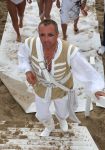 09-07-2008 SHOWBIZZ; GORDON VIERT 40 JARIGE VERJAARDAG OP HET STRAND VAN BLOEMENDAAL. Iedereen hield zich aan de opgelegde dresscode IBIZA STIJL. Meer dan 500 vrienden van Gordon waren naar het regenachtige strand gekomen om samen met vele BNers het verjaardags fuifje van Gordon te vieren. Het werd een knalfeest met tal van optredens en vooral veel drank.
foto: Albert den Iseger.