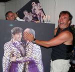 09-07-2008 SHOWBIZZ; GORDON VIERT 40 JARIGE VERJAARDAG OP HET STRAND VAN BLOEMENDAAL. Iedereen hield zich aan de opgelegde dresscode IBIZA STIJL. Meer dan 500 vrienden van Gordon waren naar het regenachtige strand gekomen om samen met vele BNers het verjaardags fuifje van Gordon te vieren. Het werd een knalfeest met tal van optredens en vooral veel drank.
foto: Albert den Iseger.