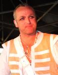 09-07-2008 SHOWBIZZ; GORDON VIERT 40 JARIGE VERJAARDAG OP HET STRAND VAN BLOEMENDAAL. Iedereen hield zich aan de opgelegde dresscode IBIZA STIJL. Meer dan 500 vrienden van Gordon waren naar het regenachtige strand gekomen om samen met vele BNers het verjaardags fuifje van Gordon te vieren. Het werd een knalfeest met tal van optredens en vooral veel drank.
foto: Albert den Iseger.