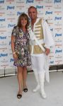 09-07-2008 SHOWBIZZ; GORDON VIERT 40 JARIGE VERJAARDAG OP HET STRAND VAN BLOEMENDAAL. Iedereen hield zich aan de opgelegde dresscode IBIZA STIJL. Meer dan 500 vrienden van Gordon waren naar het regenachtige strand gekomen om samen met vele BNers het verjaardags fuifje van Gordon te vieren. Het werd een knalfeest met tal van optredens en vooral veel drank.
foto: Albert den Iseger.