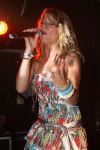 09-07-2008 SHOWBIZZ; GORDON VIERT 40 JARIGE VERJAARDAG OP HET STRAND VAN BLOEMENDAAL. Iedereen hield zich aan de opgelegde dresscode IBIZA STIJL. Meer dan 500 vrienden van Gordon waren naar het regenachtige strand gekomen om samen met vele BNers het verjaardags fuifje van Gordon te vieren. Het werd een knalfeest met tal van optredens en vooral veel drank.
foto: Albert den Iseger.