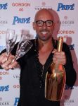 09-07-2008 SHOWBIZZ; GORDON VIERT 40 JARIGE VERJAARDAG OP HET STRAND VAN BLOEMENDAAL. Iedereen hield zich aan de opgelegde dresscode IBIZA STIJL. Meer dan 500 vrienden van Gordon waren naar het regenachtige strand gekomen om samen met vele BNers het verjaardags fuifje van Gordon te vieren. Het werd een knalfeest met tal van optredens en vooral veel drank.
foto: Albert den Iseger.