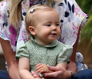 16-07-2008 KONINKLIJKHUIS: MAXIMA EN WILLEM ALEXANDER BLIJ MET SUPER TRIO. Wat een leuk trio AMALIA ALEXIA en ARIANE  drie meisjes drie prinsessen en in leeftijd schelen ze slechts anderhalf jaar maar uiterlijk totaal verschillend. Het was weer het foto kwartiertje op de Horsten dit maal. Het hele verhaal en de mooste plaatsjes deze week in uw weekblad Prive.
foto: Albert den Iseger.