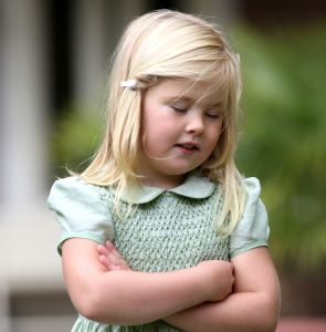 16-07-2008 KONINKLIJKHUIS: MAXIMA EN WILLEM ALEXANDER BLIJ MET SUPER TRIO. Wat een leuk trio AMALIA ALEXIA en ARIANE  drie meisjes drie prinsessen en in leeftijd schelen ze slechts anderhalf jaar maar uiterlijk totaal verschillend. Het was weer het foto kwartiertje op de Horsten dit maal. Het hele verhaal en de mooste plaatsjes deze week in uw weekblad Prive.
foto: Albert den Iseger.