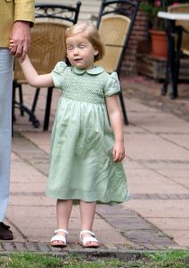 16-07-2008 KONINKLIJKHUIS: MAXIMA EN WILLEM ALEXANDER BLIJ MET SUPER TRIO. Wat een leuk trio AMALIA ALEXIA en ARIANE  drie meisjes drie prinsessen en in leeftijd schelen ze slechts anderhalf jaar maar uiterlijk totaal verschillend. Het was weer het foto kwartiertje op de Horsten dit maal. Het hele verhaal en de mooste plaatsjes deze week in uw weekblad Prive.
foto: Albert den Iseger.