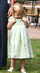 16-07-2008 KONINKLIJKHUIS: MAXIMA EN WILLEM ALEXANDER BLIJ MET SUPER TRIO. Wat een leuk trio AMALIA ALEXIA en ARIANE  drie meisjes drie prinsessen en in leeftijd schelen ze slechts anderhalf jaar maar uiterlijk totaal verschillend. Het was weer het foto kwartiertje op de Horsten dit maal. Het hele verhaal en de mooste plaatsjes deze week in uw weekblad Prive.
foto: Albert den Iseger.