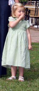 16-07-2008 KONINKLIJKHUIS: MAXIMA EN WILLEM ALEXANDER BLIJ MET SUPER TRIO. Wat een leuk trio AMALIA ALEXIA en ARIANE  drie meisjes drie prinsessen en in leeftijd schelen ze slechts anderhalf jaar maar uiterlijk totaal verschillend. Het was weer het foto kwartiertje op de Horsten dit maal. Het hele verhaal en de mooste plaatsjes deze week in uw weekblad Prive.
foto: Albert den Iseger.