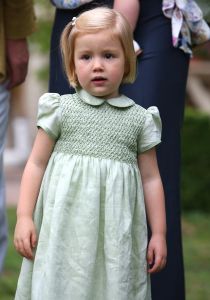 16-07-2008 KONINKLIJKHUIS: MAXIMA EN WILLEM ALEXANDER BLIJ MET SUPER TRIO. Wat een leuk trio AMALIA ALEXIA en ARIANE  drie meisjes drie prinsessen en in leeftijd schelen ze slechts anderhalf jaar maar uiterlijk totaal verschillend. Het was weer het foto kwartiertje op de Horsten dit maal. Het hele verhaal en de mooste plaatsjes deze week in uw weekblad Prive.
foto: Albert den Iseger.