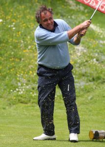 23-07-2009 SHOWBIZZ; EEN WEL HEEL BIJZONDER JUBILEUM IN DE PRACHTIGE ALPEN. Het was het 500 jarige bestaan van het hotel Klosterbrau te Seefeld. Een handvol bekende Nederlanders waren met ons meegekomen om een feestje te bouwen en een golf balletje te slaan. Het feest duurde 3 dagen en iedereen ging de vierde dag weer richting Nederland met gemengde gevoelens, men wilde namelijk langer blijven maar de agenda-s lieten dat niet toe.
foto: Albert den Iseger.