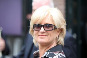 03-07-2009 SHOWBIZZ; UITVAART VAN BOLLE JAN FROGER IN AMSTERDAM. Na een prachtige dienst in de Rode Hoed te Amsterdam ging Bolle Jan nog een keer een rondje Amsterdam doen met een rondvaart. Vele familie leden- vrienden en bekenden waren naar Amsterdam gekomen om afscheid te nemen van Bolle Jan.
foto: Albert den Iseger.
