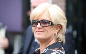 03-07-2009 SHOWBIZZ; UITVAART VAN BOLLE JAN FROGER IN AMSTERDAM. Na een prachtige dienst in de Rode Hoed te Amsterdam ging Bolle Jan nog een keer een rondje Amsterdam doen met een rondvaart. Vele familie leden- vrienden en bekenden waren naar Amsterdam gekomen om afscheid te nemen van Bolle Jan.
foto: Albert den Iseger.