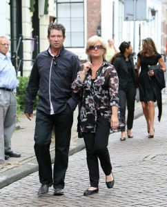 03-07-2009 SHOWBIZZ; UITVAART VAN BOLLE JAN FROGER IN AMSTERDAM. Na een prachtige dienst in de Rode Hoed te Amsterdam ging Bolle Jan nog een keer een rondje Amsterdam doen met een rondvaart. Vele familie leden- vrienden en bekenden waren naar Amsterdam gekomen om afscheid te nemen van Bolle Jan.
foto: Albert den Iseger.