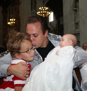 30-07-2009 SHOWBIZZ; LUCAS BAUER GEDOOPT IN BASILIEK VAN OUDENBOSCH. Frans en Mariska Bauer hadden de Basiliek gekozen voor de doop van hun zoon Lucas omdat ze zelf een jaar geleden hier waren getrouwd.
foto: Albert den Iseger