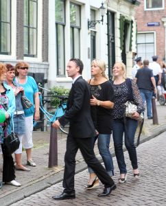 03-07-2009 SHOWBIZZ; UITVAART VAN BOLLE JAN FROGER IN AMSTERDAM. Na een prachtige dienst in de Rode Hoed te Amsterdam ging Bolle Jan nog een keer een rondje Amsterdam doen met een rondvaart. Vele familie leden- vrienden en bekenden waren naar Amsterdam gekomen om afscheid te nemen van Bolle Jan.
foto: Albert den Iseger.