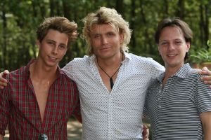 25-07-2009 SHOWBIZZ; HANS KLOK GEEFT 5 WEKEN LANG SHOWS IN OUWEHANDS DIERENPARK. Hans Klok en zijn team geeft 5 weken lang shows in Ouwehands dierenpark te Rhenen. 3 keer per dag een show van 35 minuten. Hans laat de kinderen toe in de wereld van de ultieme toverkunsten.
foto: Albert den Iseger